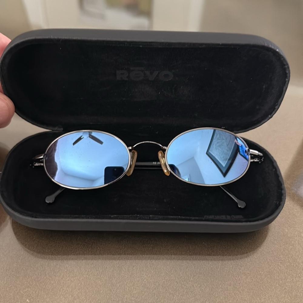 Revo Vintage 3018 Blue Mirror H20 Silver Frame Sunglasses